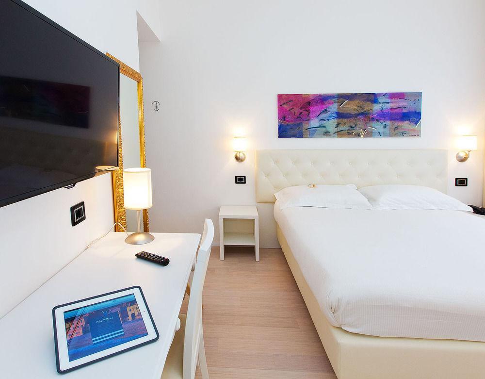 Hotel Maine ฟีนาเลลีกูเร ภายนอก รูปภาพ