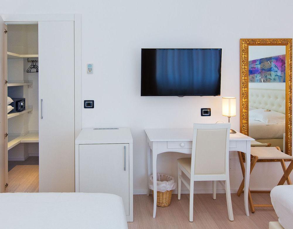 Hotel Maine ฟีนาเลลีกูเร ภายนอก รูปภาพ